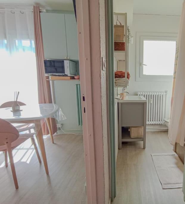 Apartamento Studio 50M Tram Parking Gratuit 13Min Gare Montpellier Exterior foto